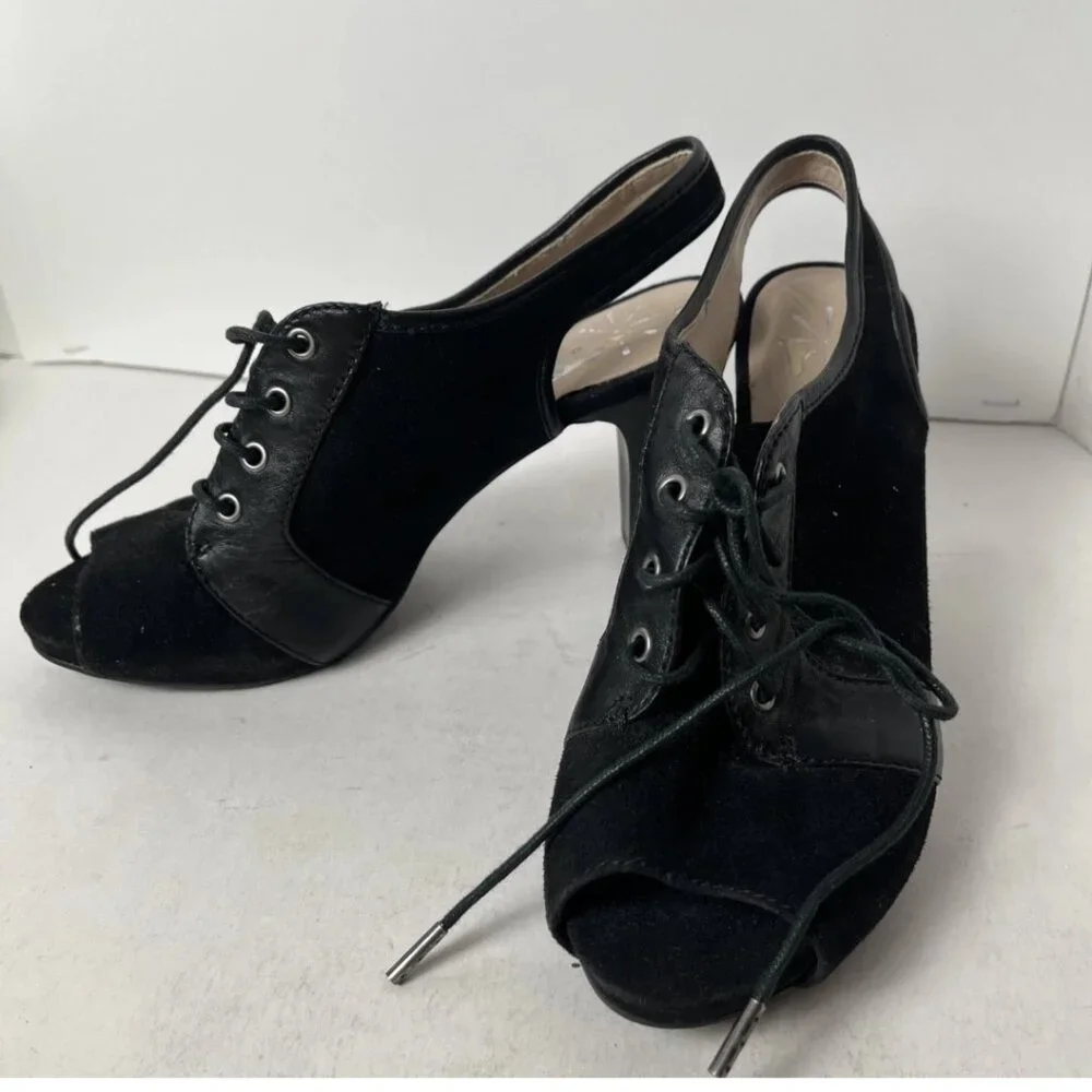 Isaac Mizrahi NY Black Leather Slingback Heels Women's 6M